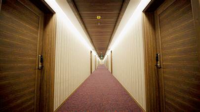 راهرو هتل کتیبه همدان راهرو هتل کتیبه همدان